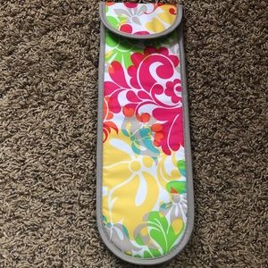 Thirty-one Flat Iron Case